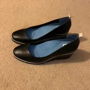 Betabrand black all weather heels size 9.5 wedge